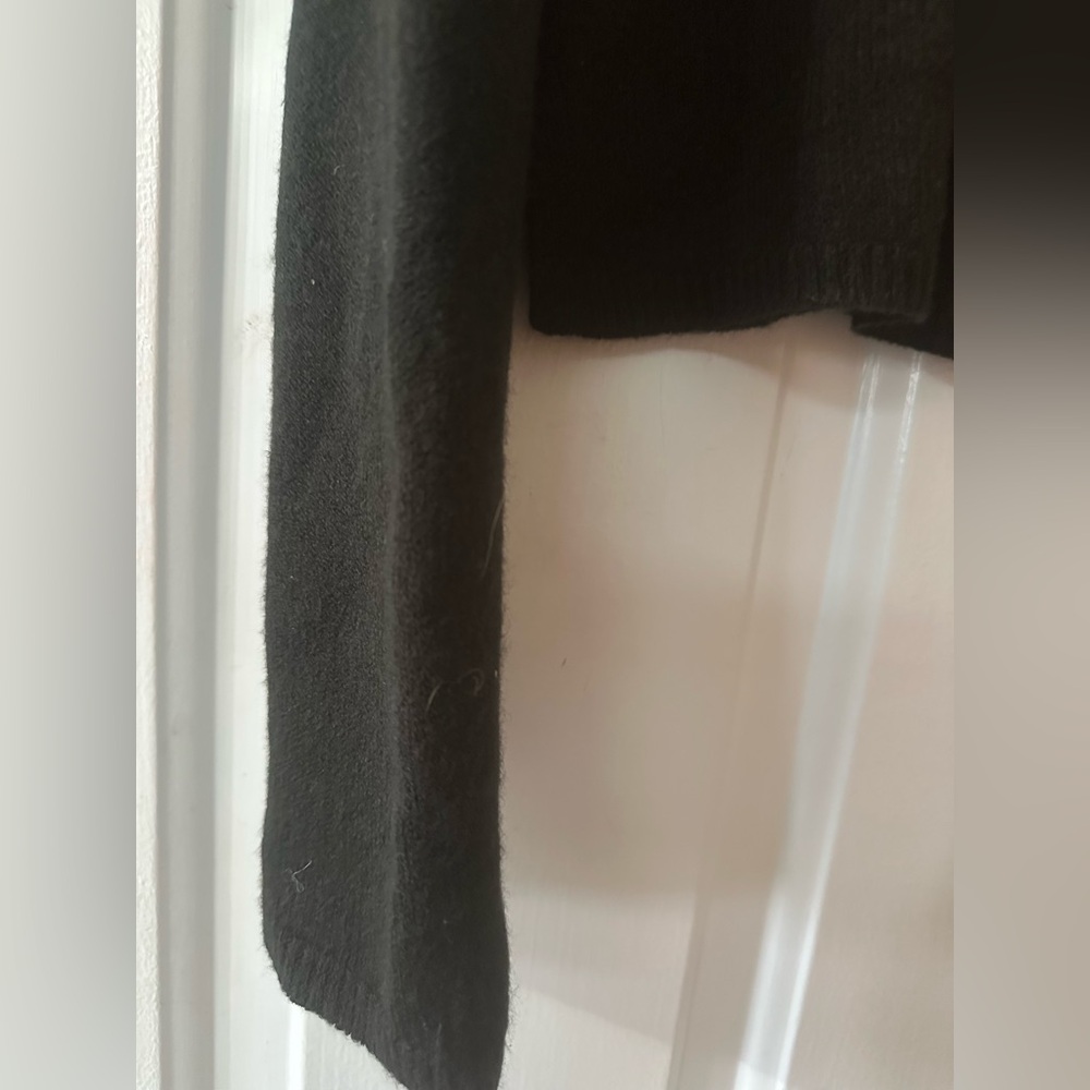 Express Black V-Neck Cropped Knit Fuzzy Sweater. Size medium. - Picture 3 of 7